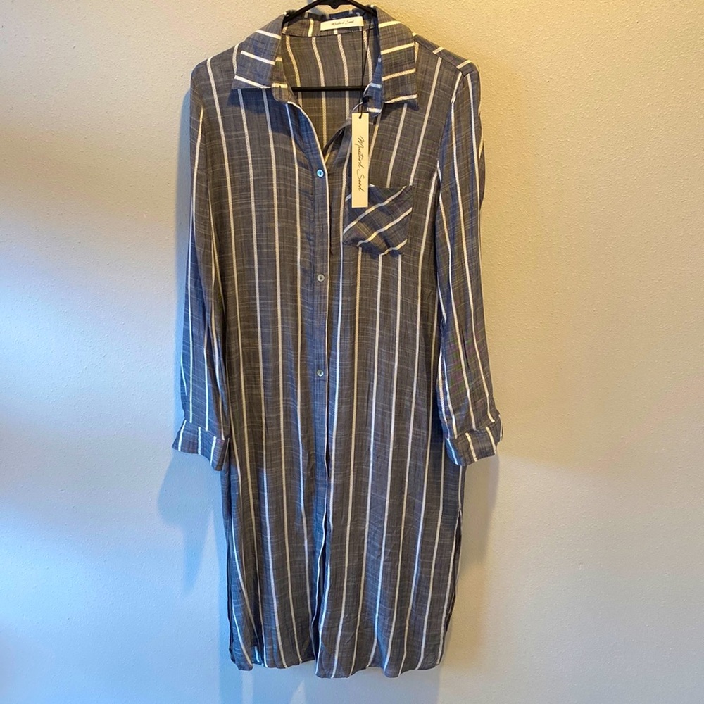 NWT Vici lightweight linen coverup. Size S super versatile!